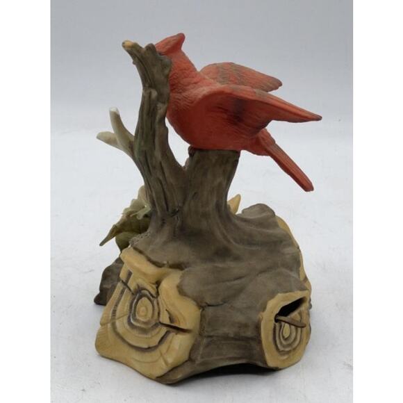 Vintage Cardinal Music Figurine – Wind-Up – 6" Tall – Charming Woodland Design - Picture 2 of 16